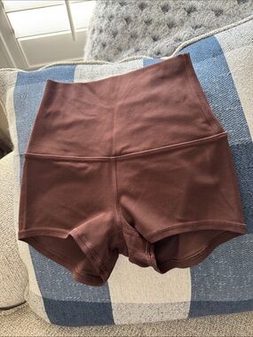 lululemon athletica High-Rise Athletic Shorts in Chocolate Brown